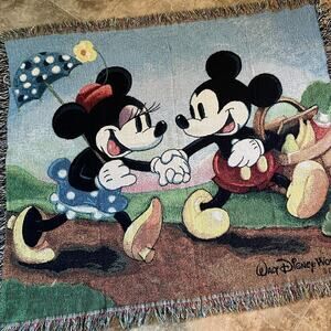 Walt Disney World Blanket Throw Mickey Minnie Mouse Tapestry Fringe Picnic